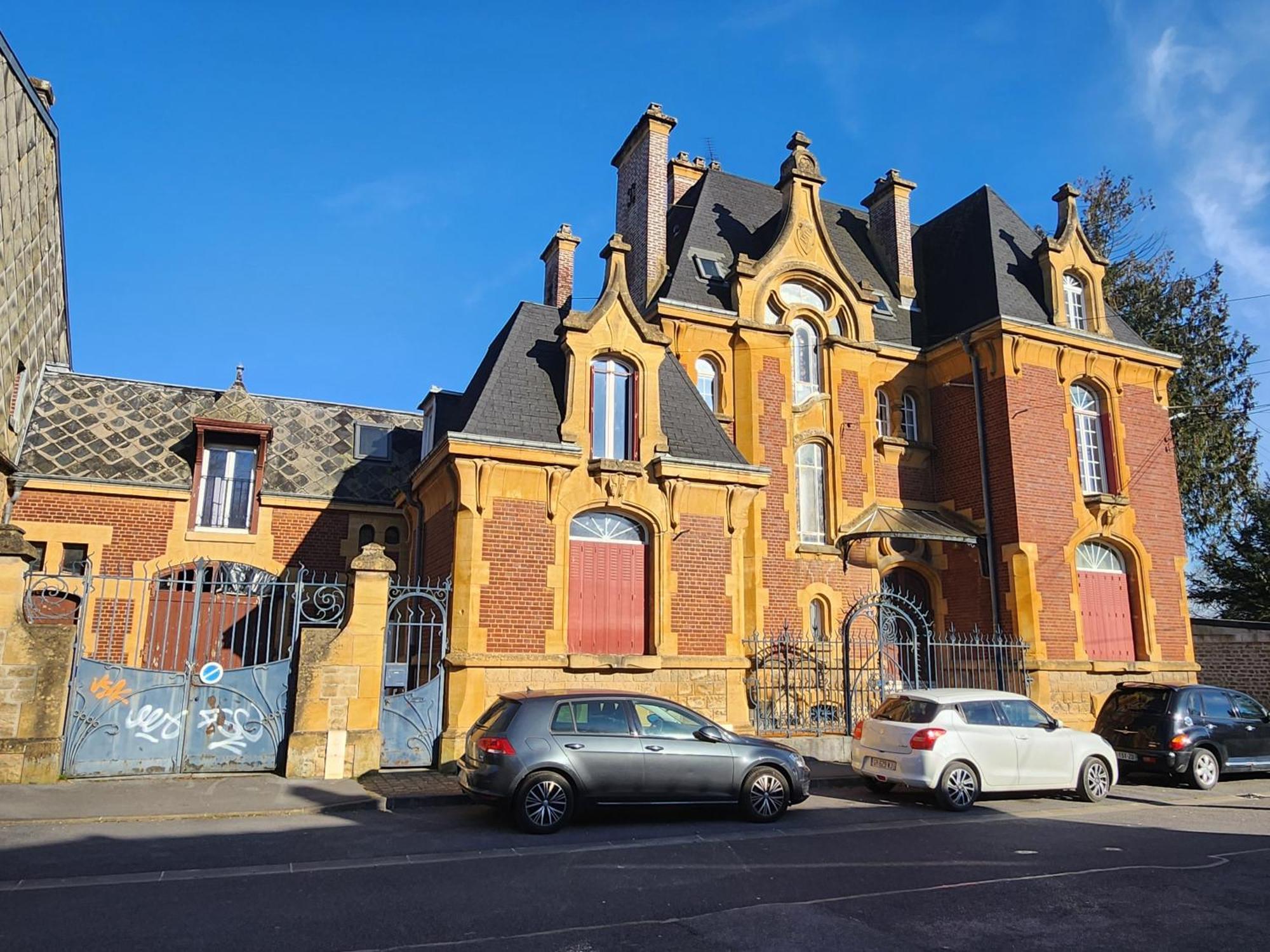 Appartement Atypique - 2 Chambres - Rue Calme Dans Centre Ville Sedan Εξωτερικό φωτογραφία