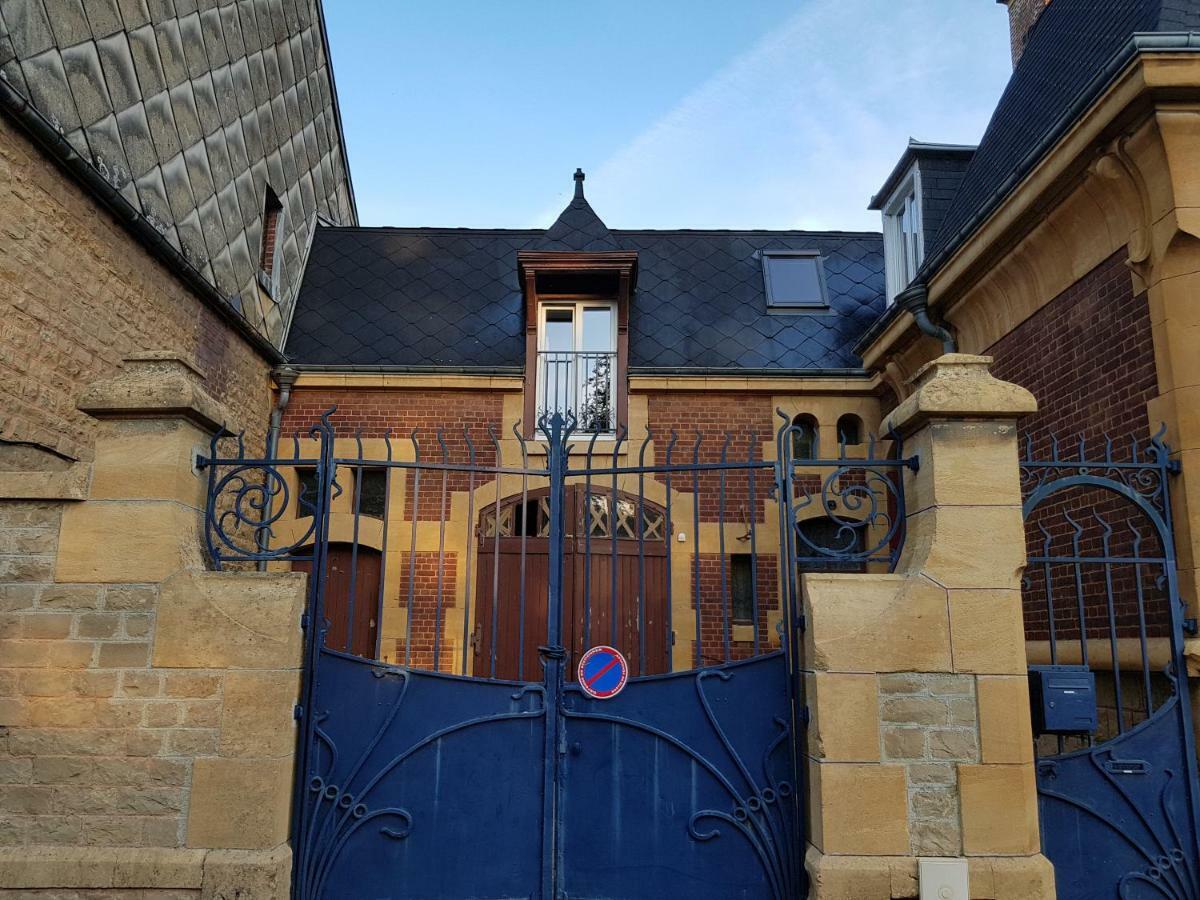 Appartement Atypique - 2 Chambres - Rue Calme Dans Centre Ville Sedan Εξωτερικό φωτογραφία